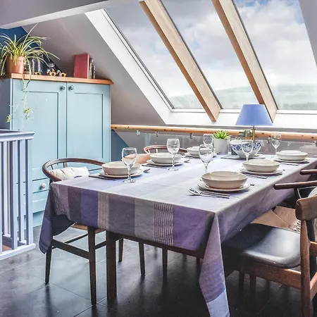 Holiday home Linstead House