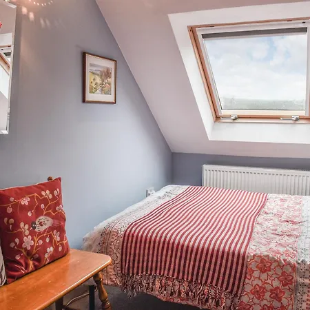 Holiday home Linstead House